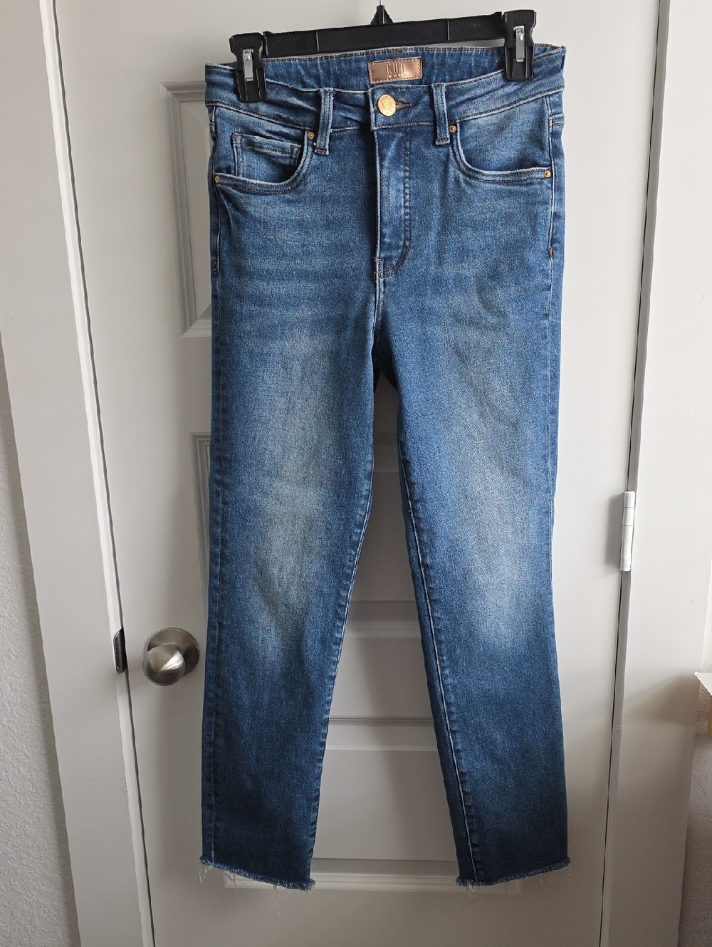 KUT Reese High Rise Fab AB Ankle Straight Leg Size 2 G141